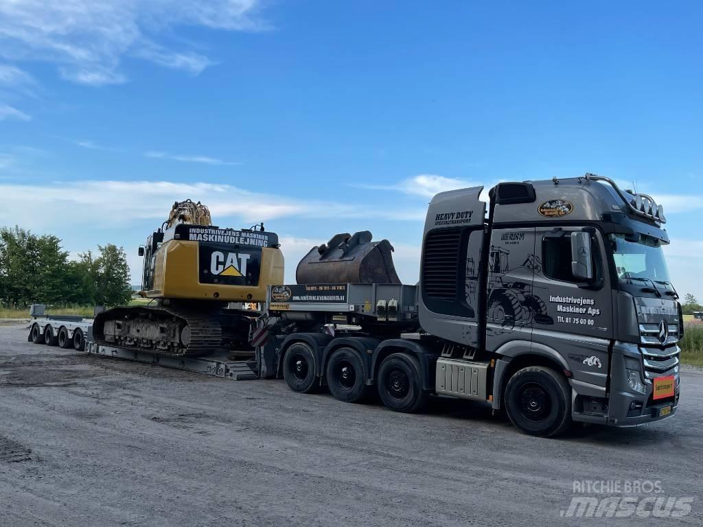 Mercedes-Benz 4158 Conventional Trucks / Tractor Trucks