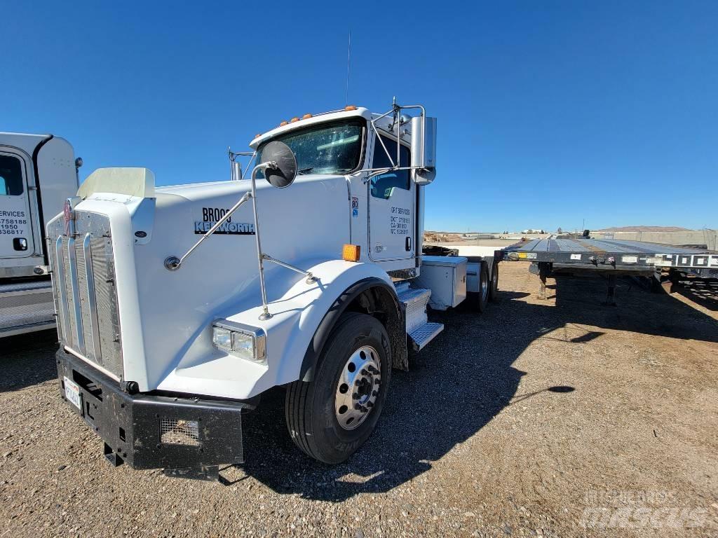 Kenworth T 800 Conventional Trucks / Tractor Trucks