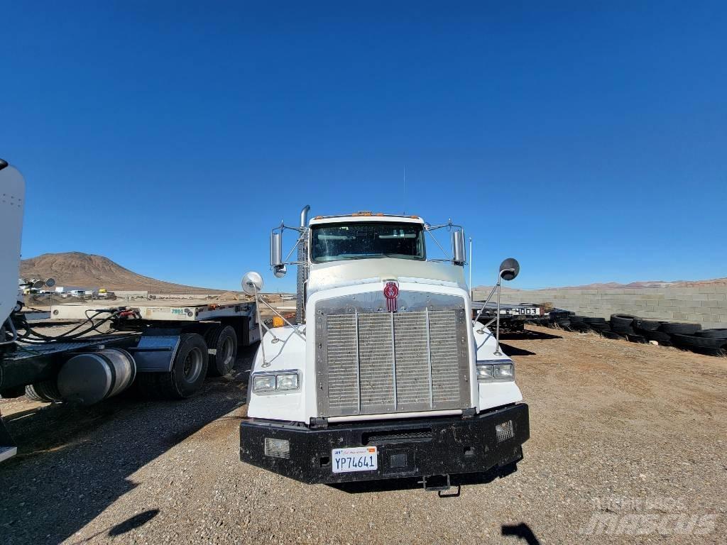Kenworth T 800 Conventional Trucks / Tractor Trucks