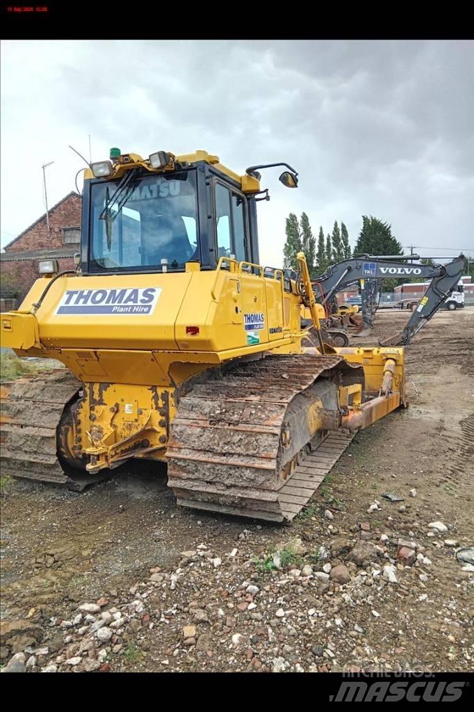Komatsu D 65 PX-18 Crawler dozers
