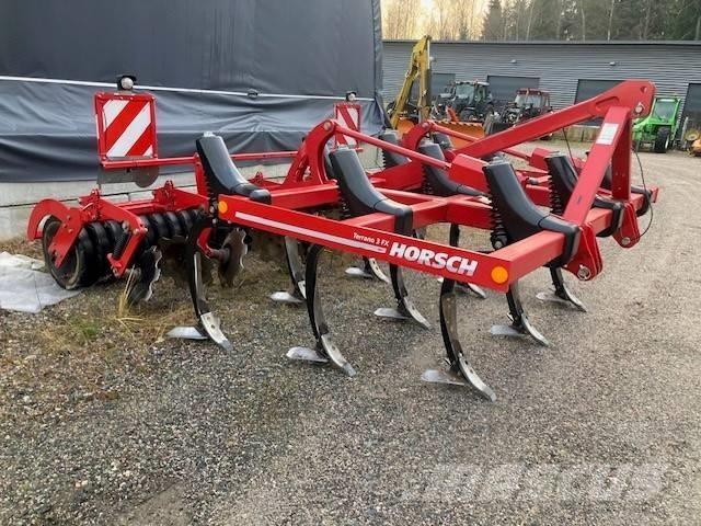 Horsch Terrano 3 FX Cultivators