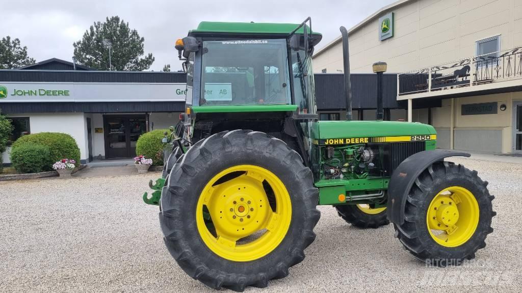 John Deere 2250 Tractors