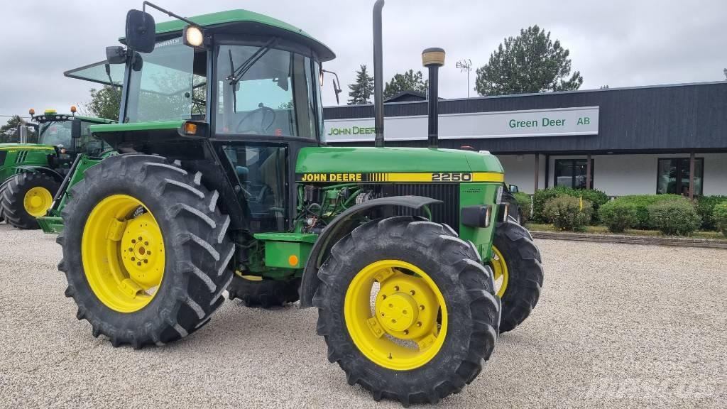 John Deere 2250 Tractors