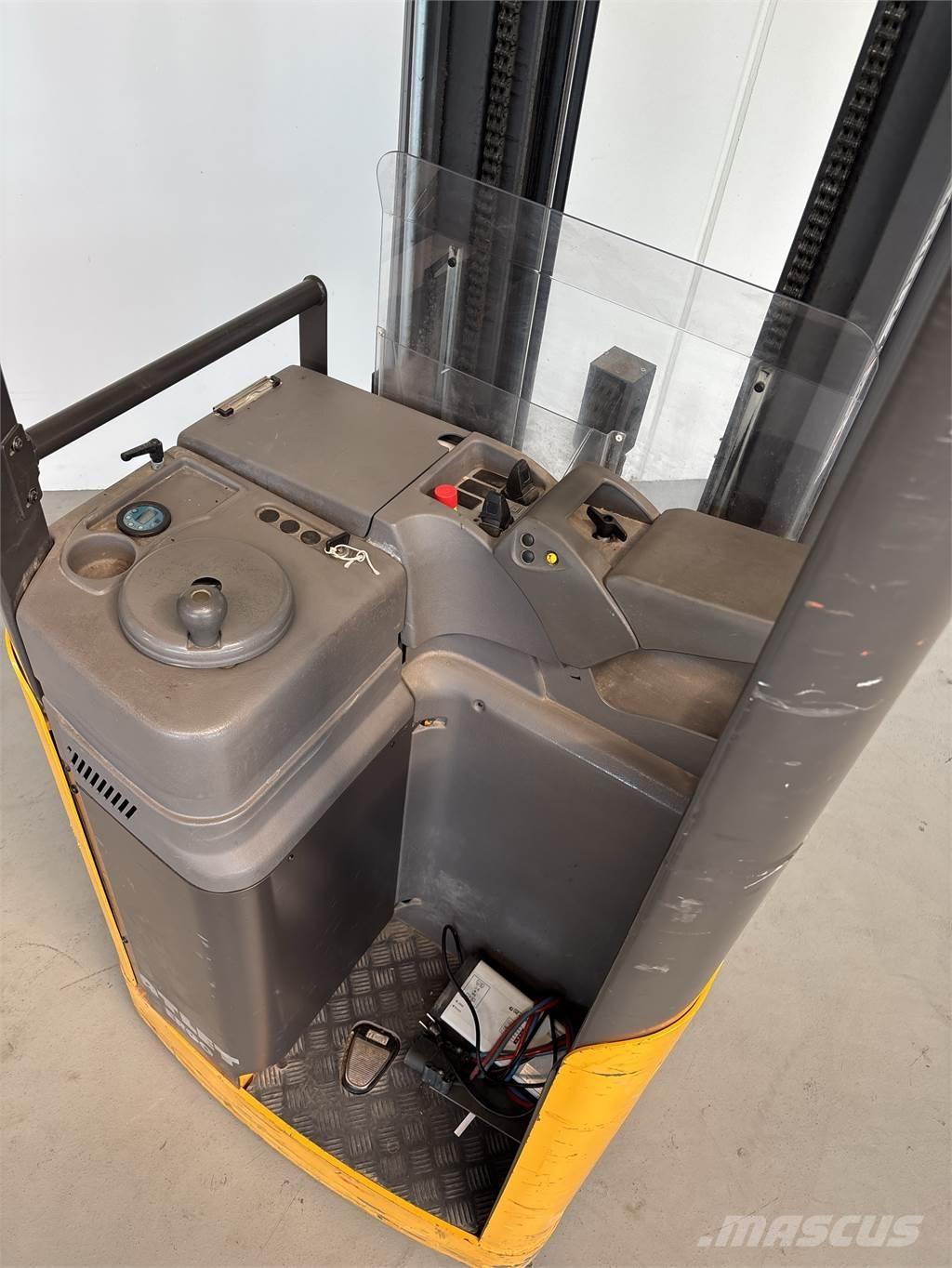 Atlet A160 Low lifter with platform