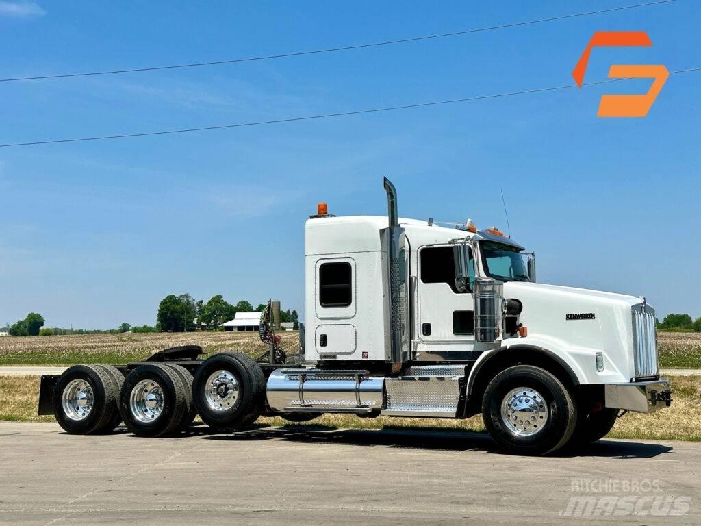 Kenworth T 800 Conventional Trucks / Tractor Trucks