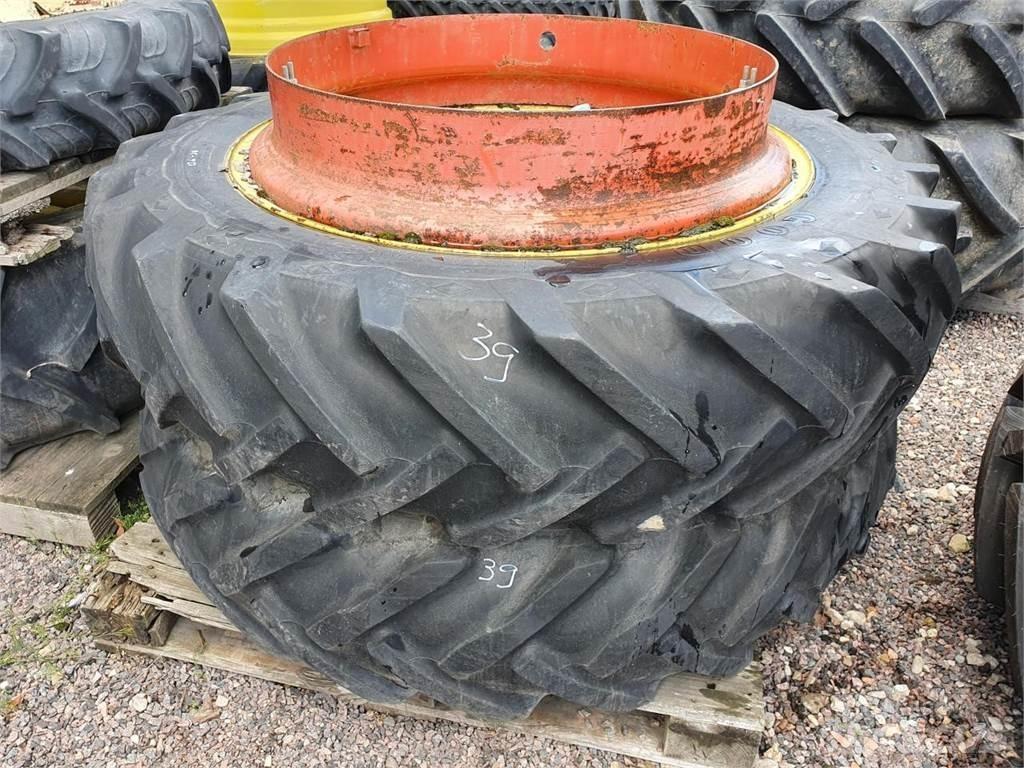 Goodyear 136-38 x2 Tires, wheels and rims