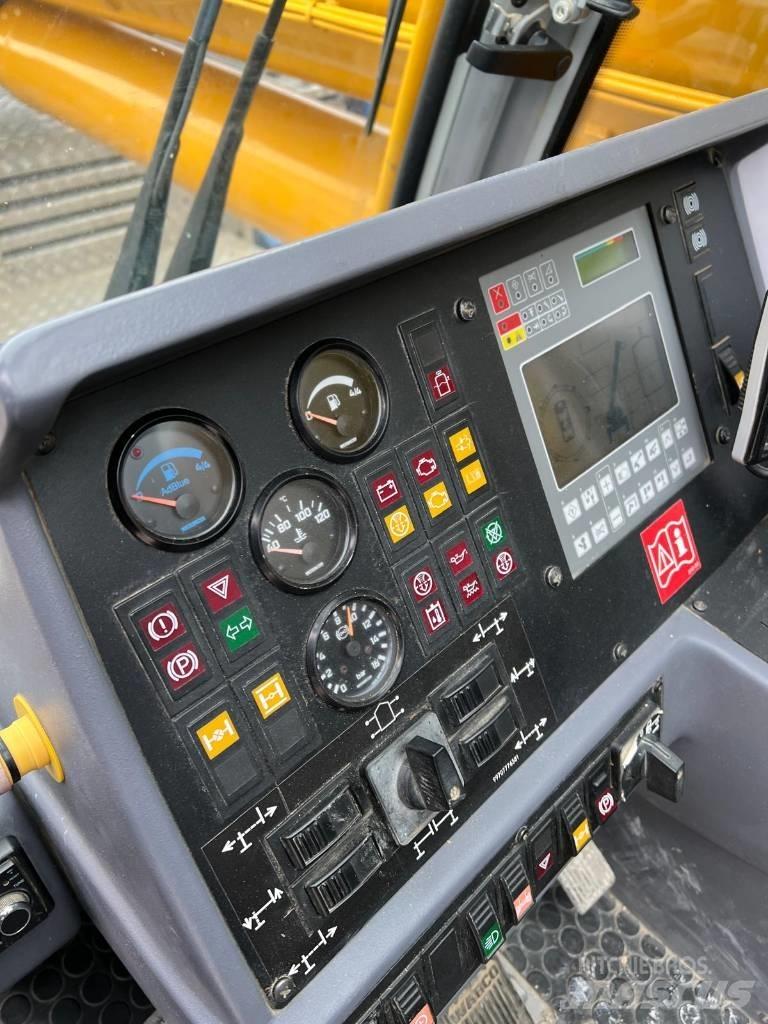 Tadano ATF 100 G-4 Mobile and all terrain cranes
