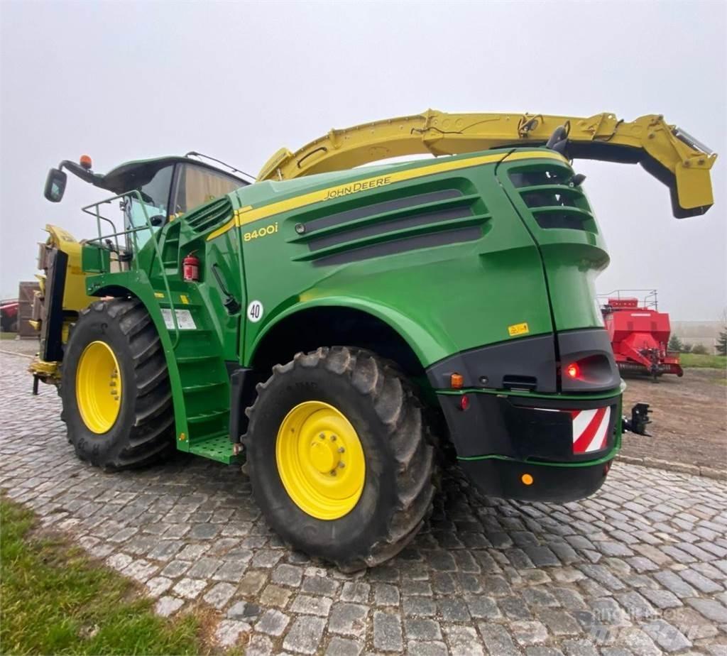 John Deere 8400i Self-propelled foragers