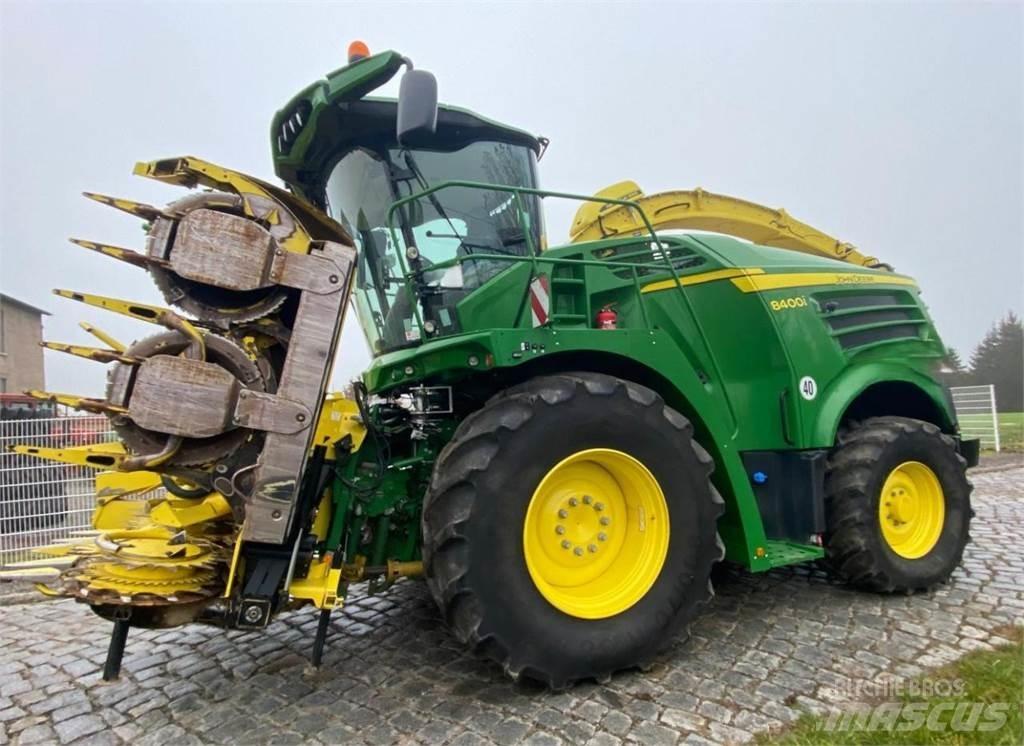 John Deere 8400i Self-propelled foragers