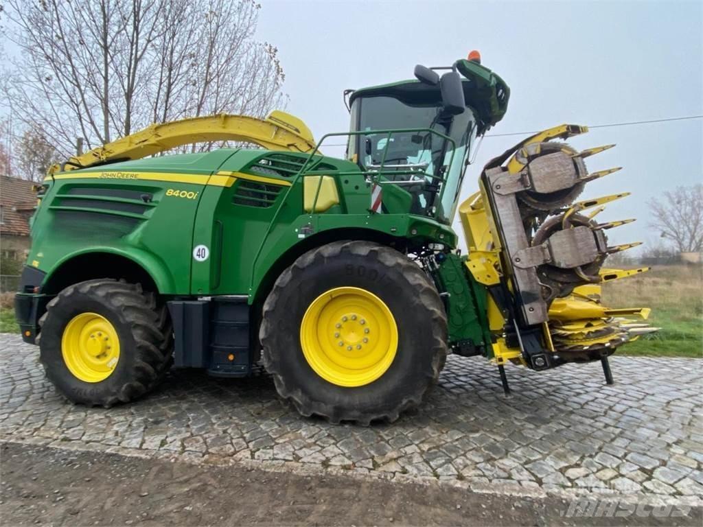 John Deere 8400i Self-propelled foragers
