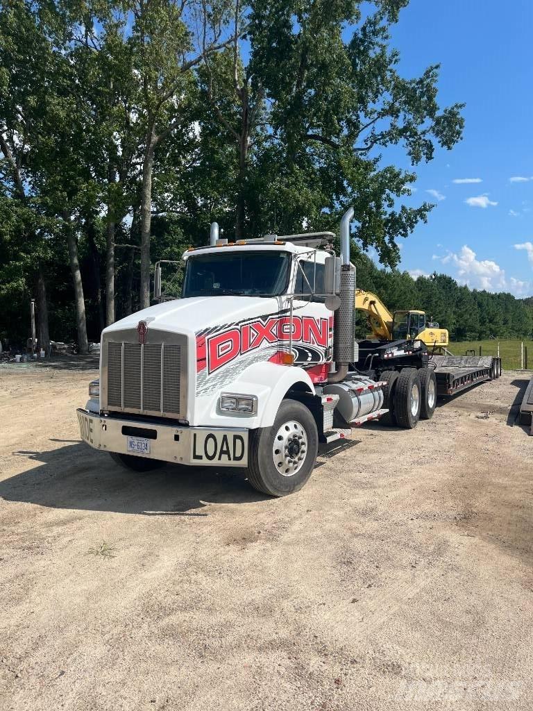 Kenworth T800 Conventional Trucks / Tractor Trucks