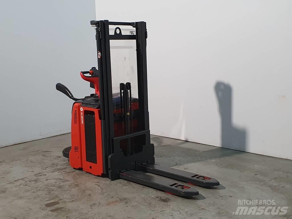 Linde L12APi Electric Forklifts