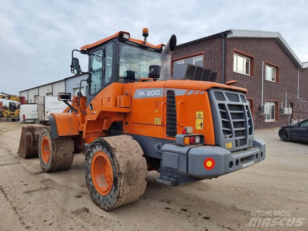 Doosan DL 200-3 Wheel Loaders