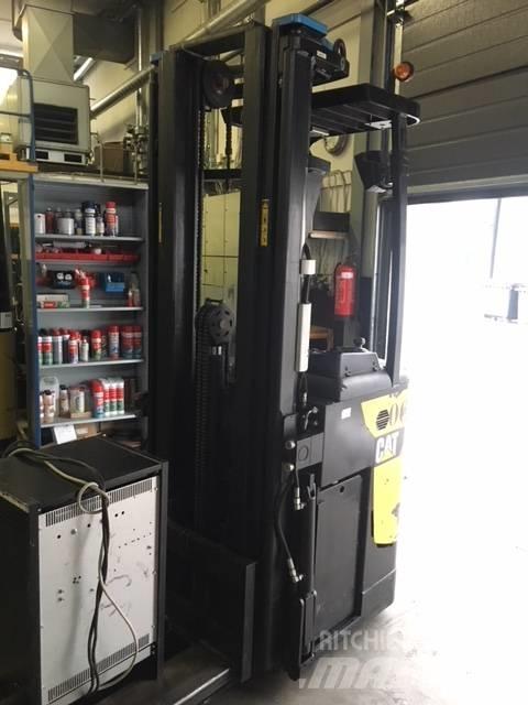 CAT NSR20N Self Propelled Stackers