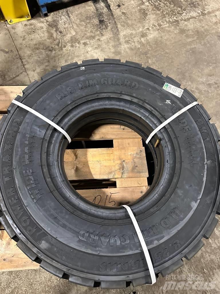  NYA Däck Truck Tires, wheels and rims