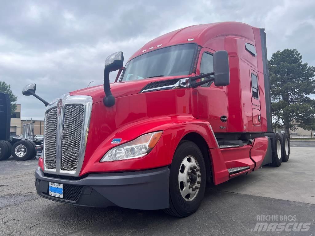 Kenworth T 680 Conventional Trucks / Tractor Trucks
