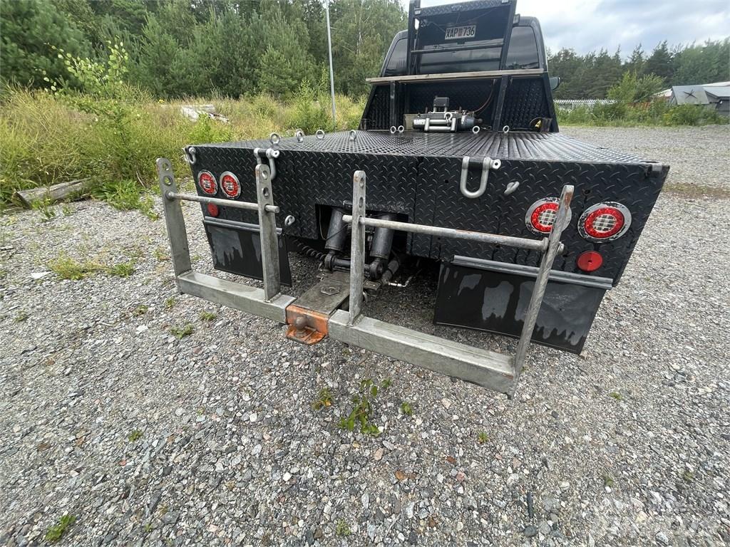 Chevrolet 4x4 3500 Tow Trucks / Wreckers