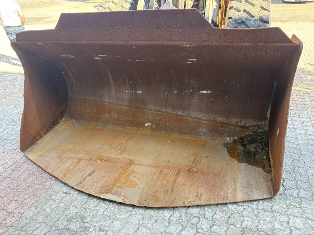 Volvo L110F Wheel Loaders