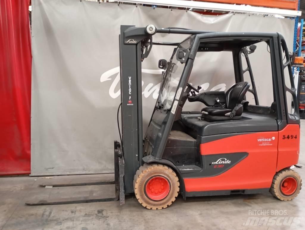 Linde E 30 Electric Forklifts
