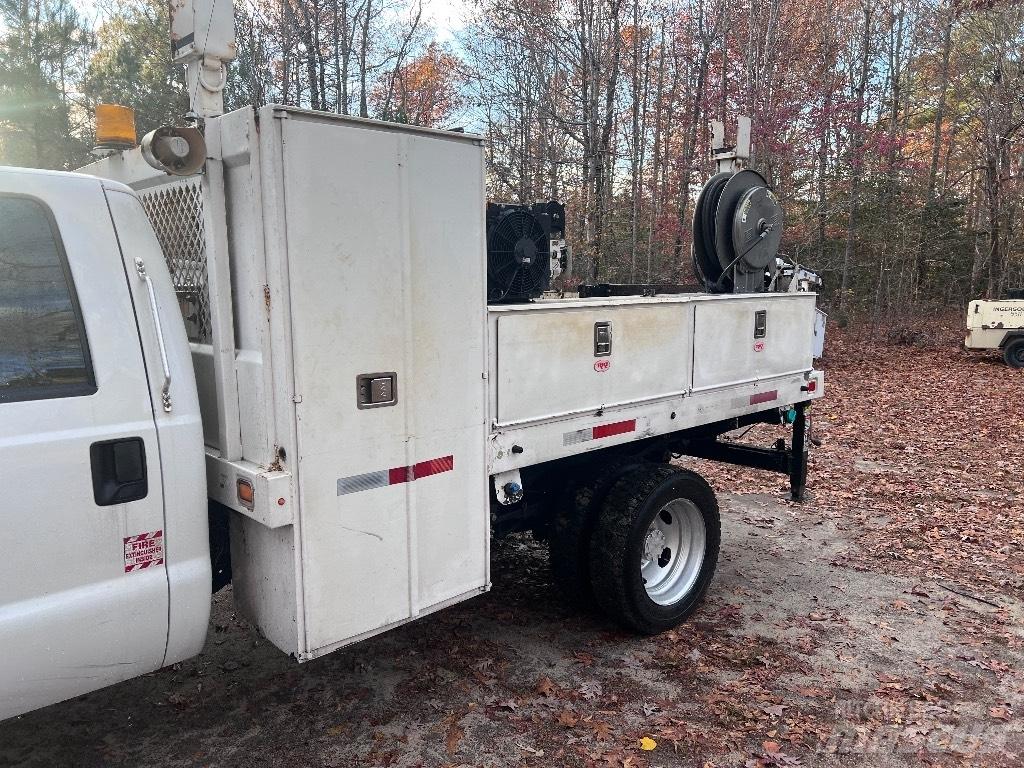 Auto Crane 4004EH Work Trucks / Municipal
