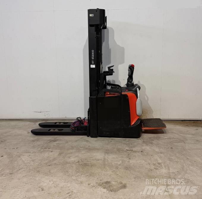 BT truck SPE 140L Pedestrian stacker