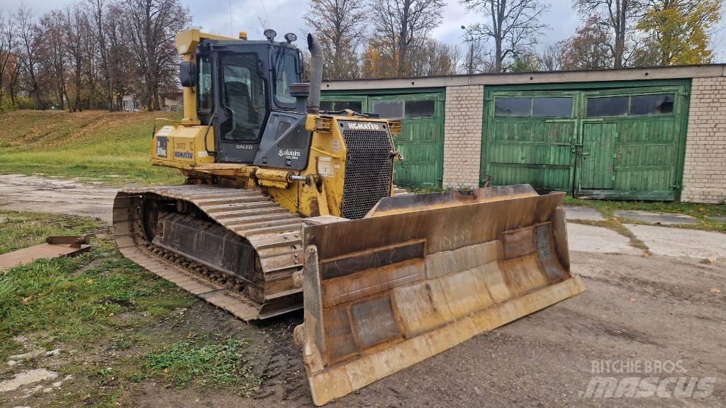 Komatsu D 61 PX-15 Crawler dozers