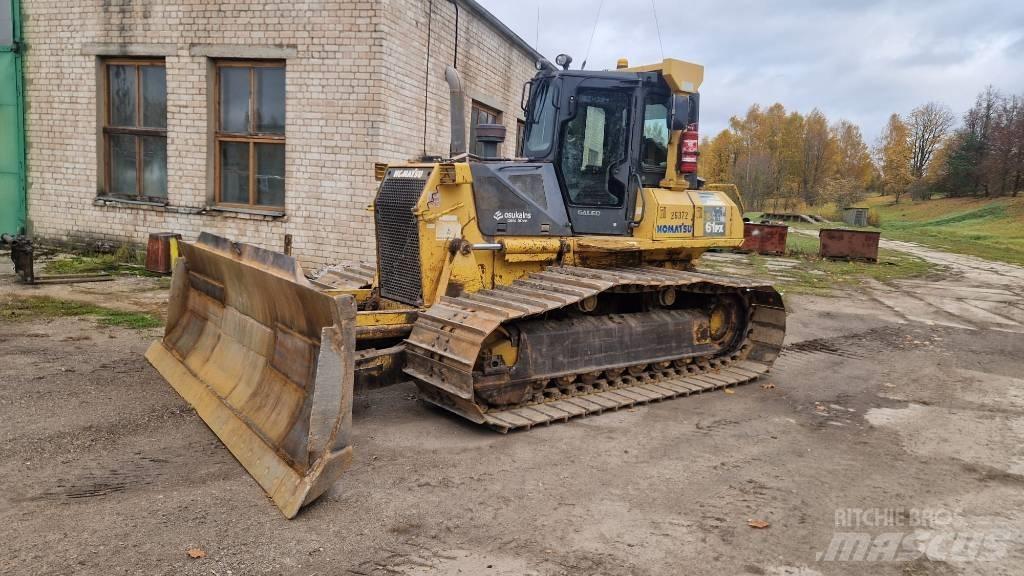 Komatsu D 61 PX-15 Crawler dozers