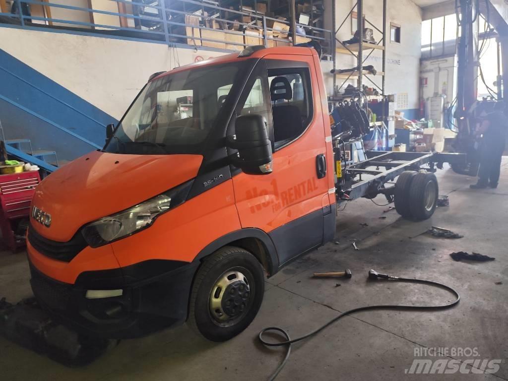 Iveco Daily 35-140 Boom / Crane / Bucket Trucks