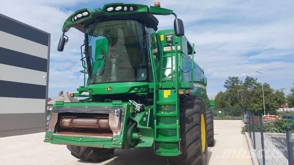 John Deere S770i Combine Harvesters