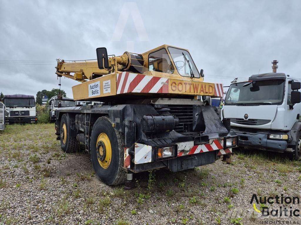 Gottwald AMK 46 Mobile and all terrain cranes