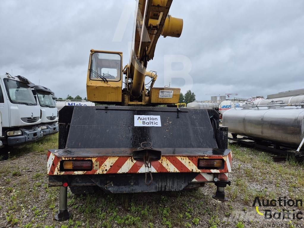 Gottwald AMK 46 Mobile and all terrain cranes