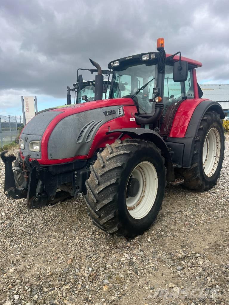 Valtra T 202 D Tractors