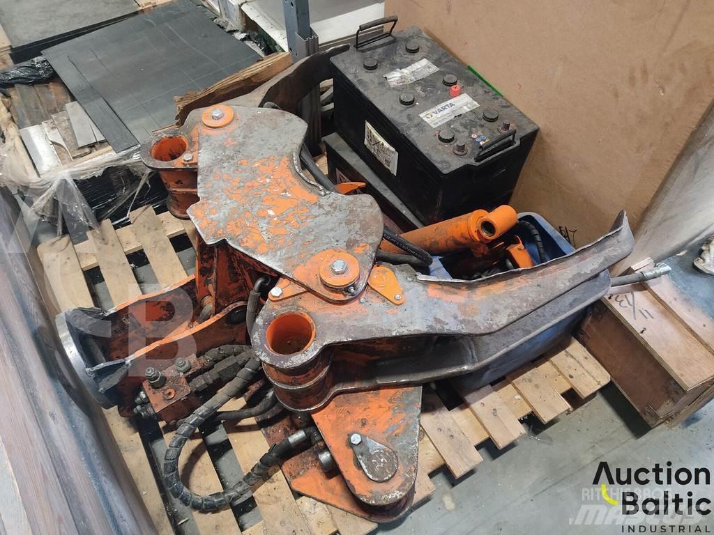 Biojack 230 Roll clamps