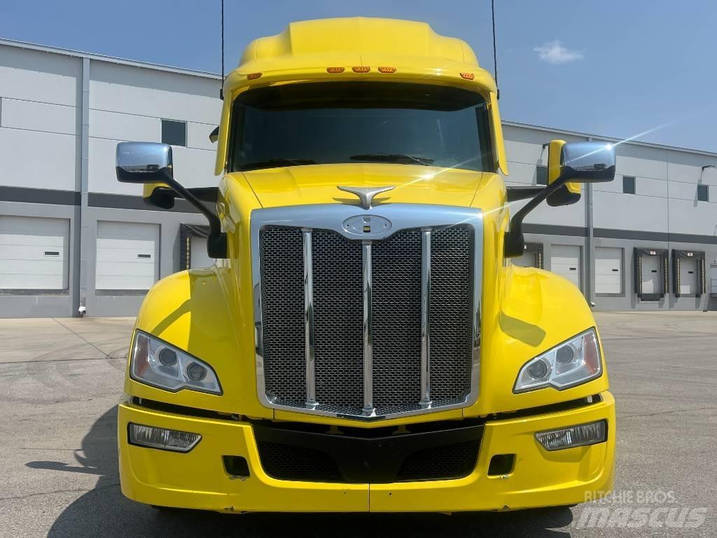 Peterbilt 579 Conventional Trucks / Tractor Trucks