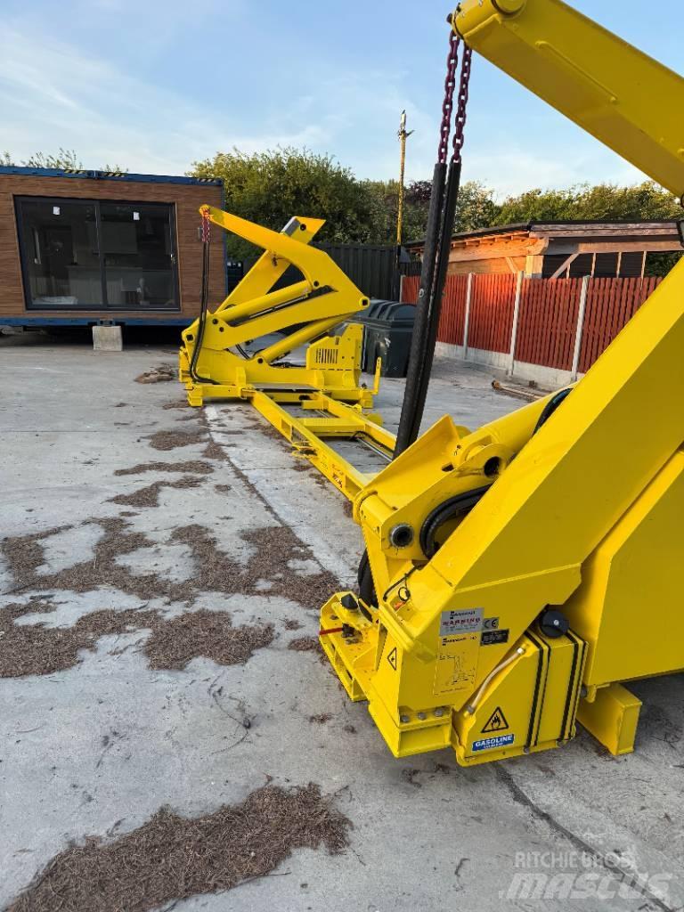 Hammar 140B Shipping Containers