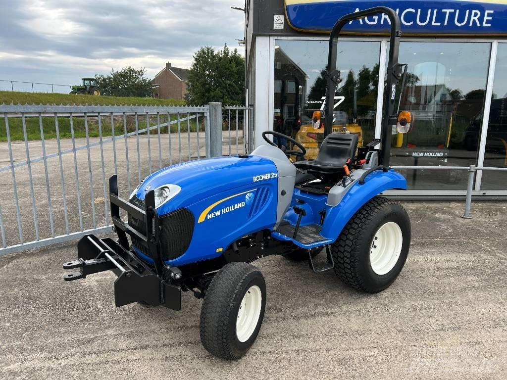  New Holand Boomer 25 Tractors