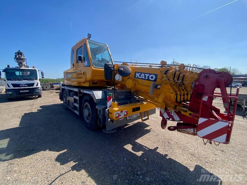 Kato CR 200 Ri Mobile and all terrain cranes