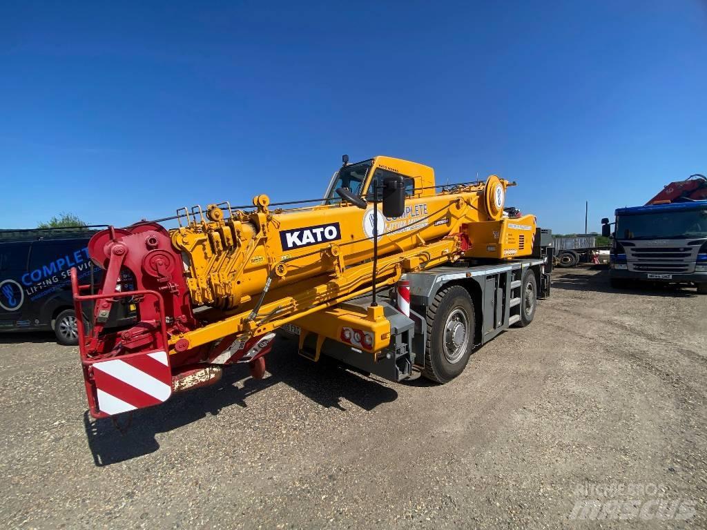 Kato CR 200 Ri Mobile and all terrain cranes
