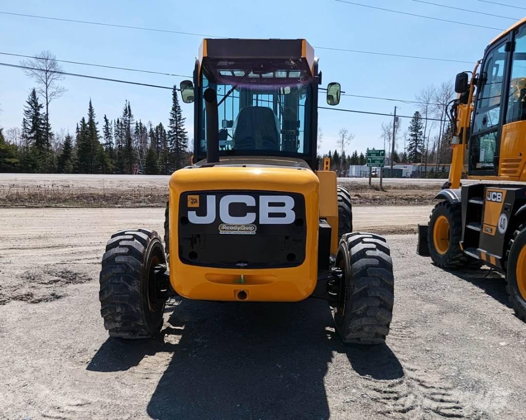 JCB 940 RTFL Rough Terrain Trucks