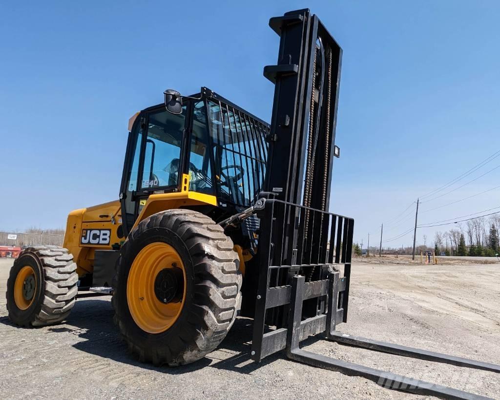 JCB 940 RTFL Rough Terrain Trucks