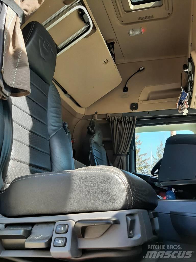 Scania R 580 Conventional Trucks / Tractor Trucks
