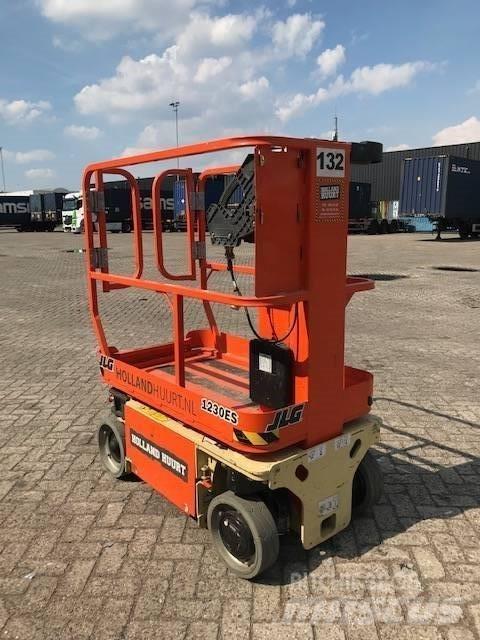 JLG 1230 ES Scissor Lifts