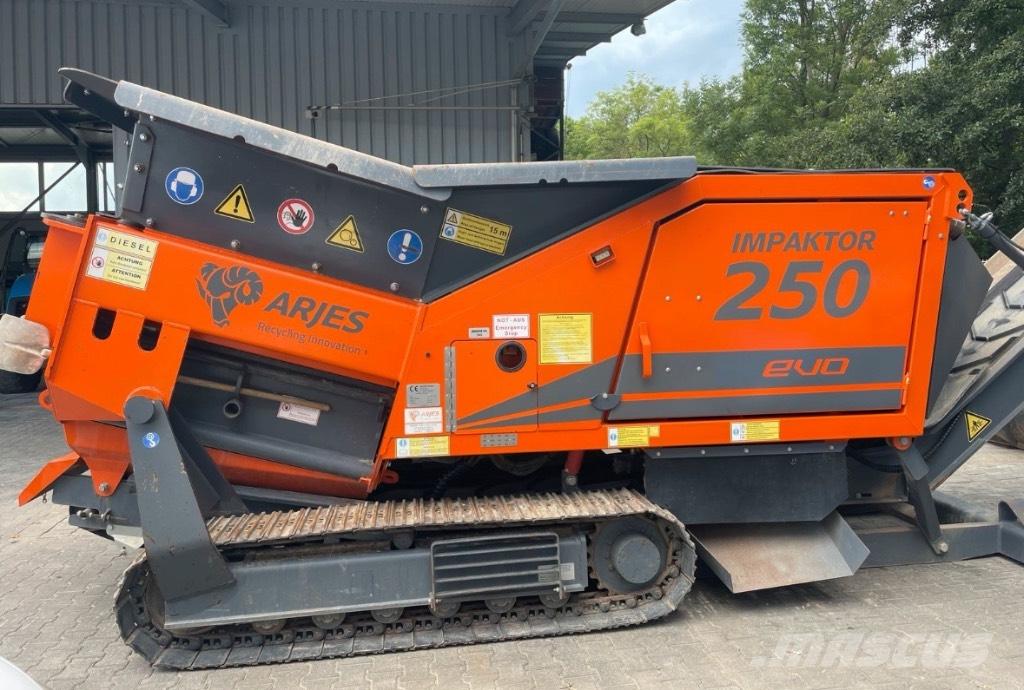 Arjes 250 Impaktor Waste Shredders