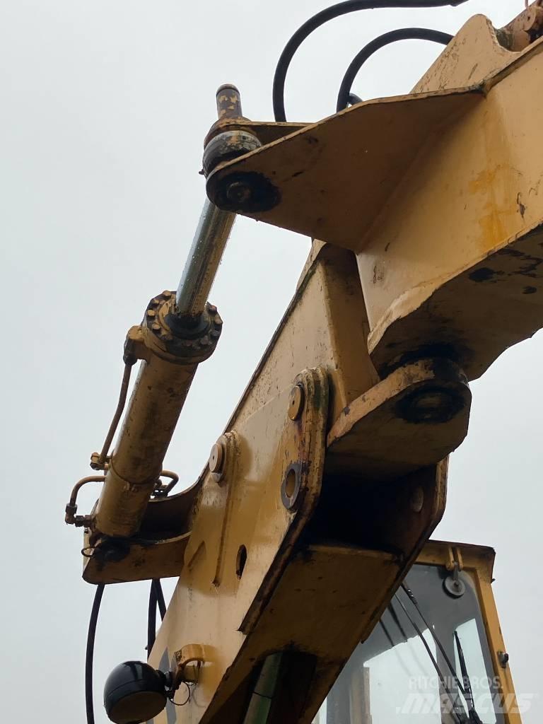 Liebherr A 901 C Wheeled Excavators