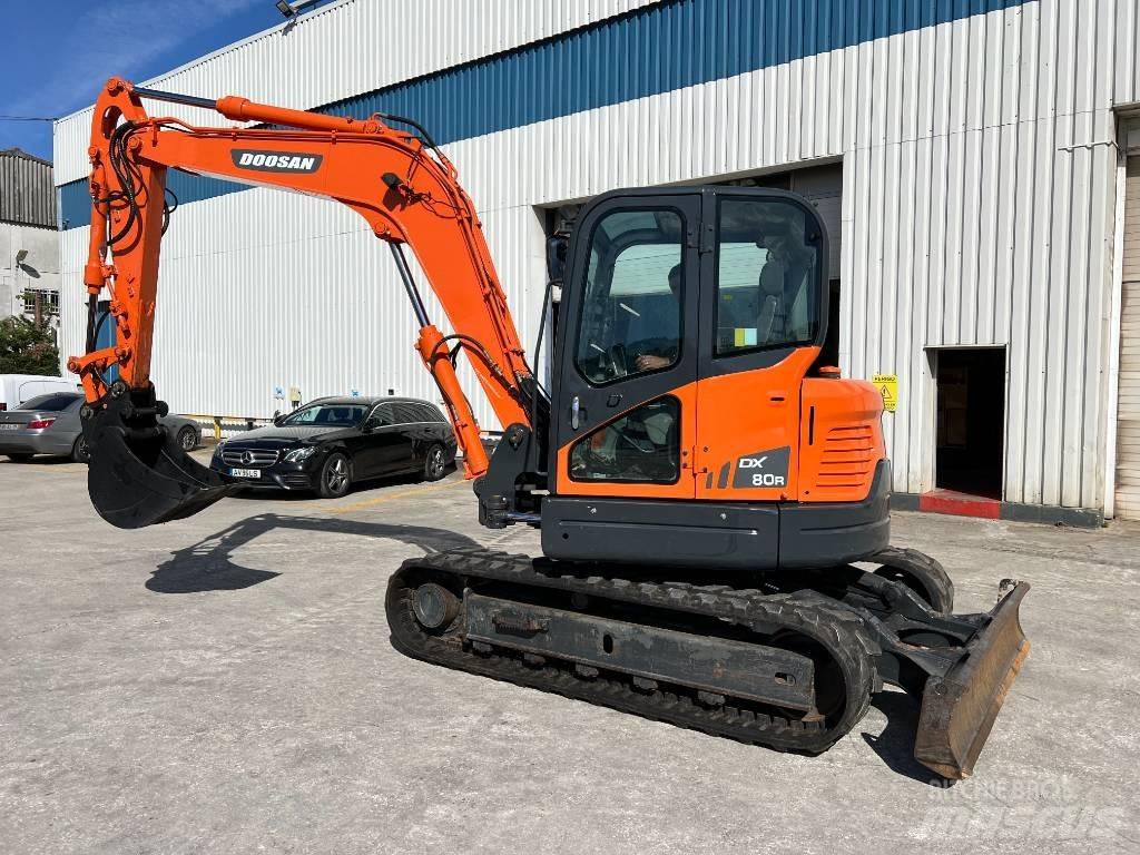 Doosan DX 80 R Mini excavators  7t - 12t