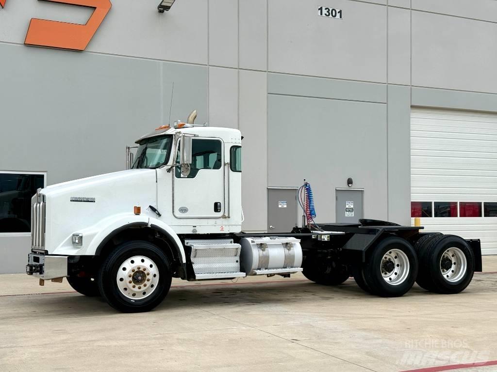 Kenworth T 800 Conventional Trucks / Tractor Trucks