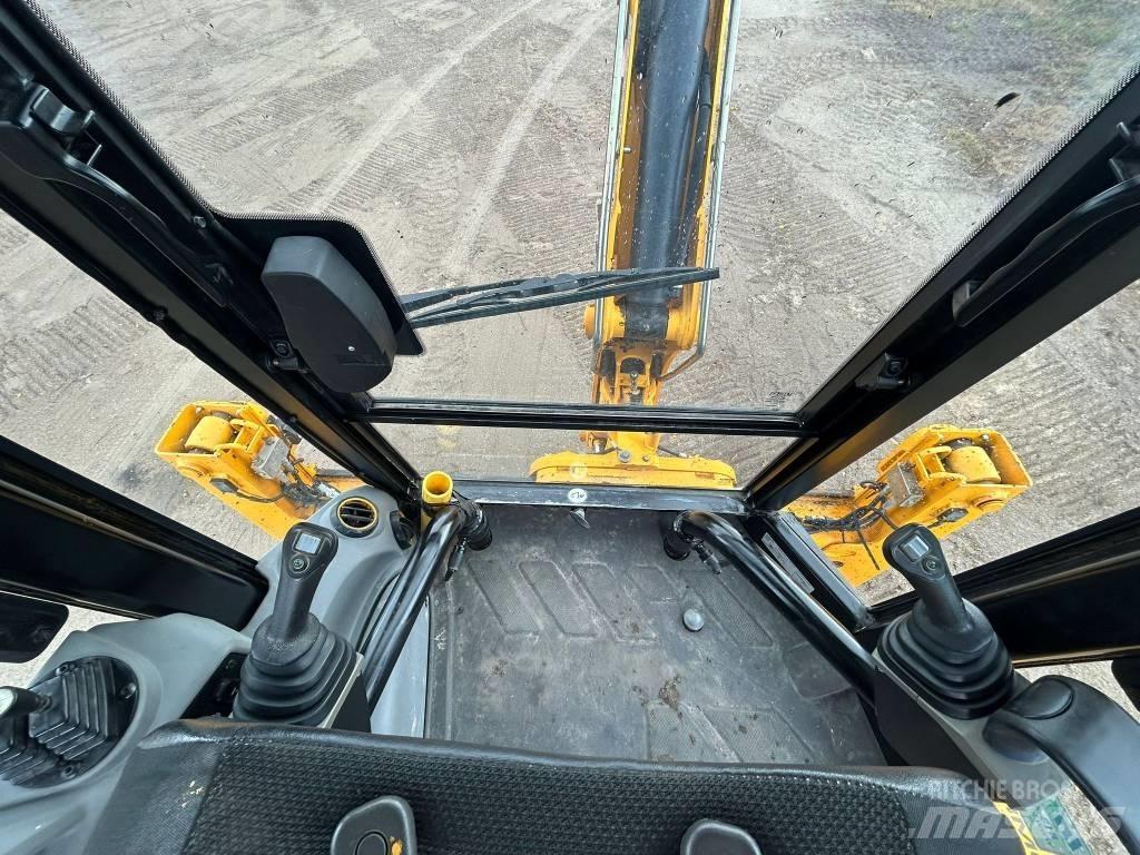JCB 3 CX Backhoe Loaders