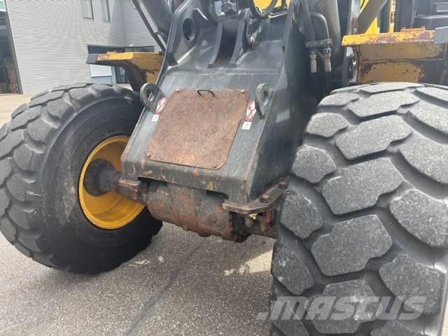 Komatsu WA 320 PZ-6 Wheel Loaders