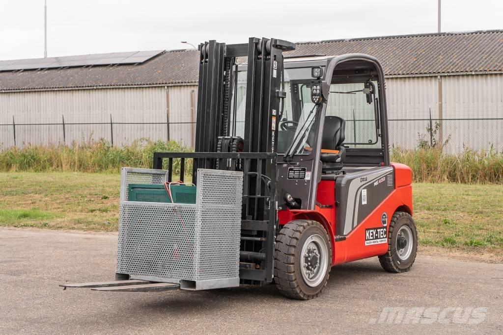 Manitou ME 450 Electric Forklifts