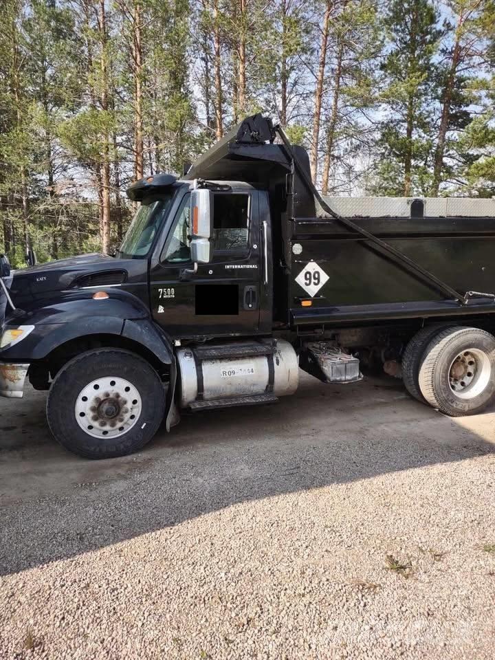 International 7500 Dump Trucks